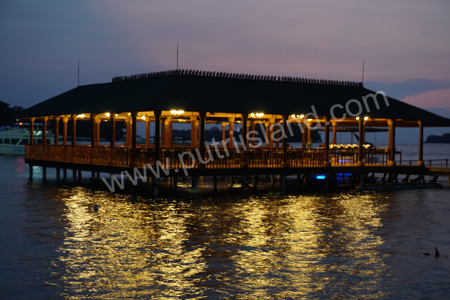 gambar pulau putri